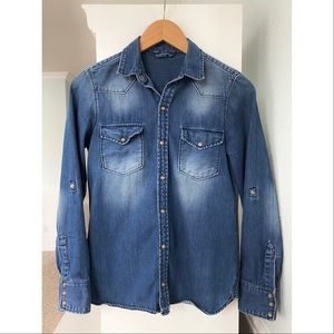 Women Jeans shirt - Size Small - Great Condition